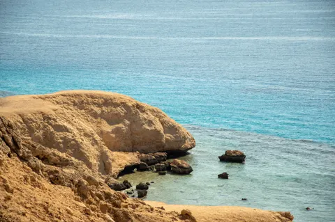 خلفية ساحل فيروزي بدقة 4K · ocean · 3840×2553