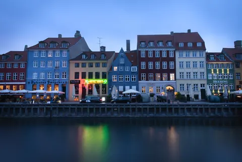 Amsterdam Canals 4K Wallpaper · city · 3840×2563