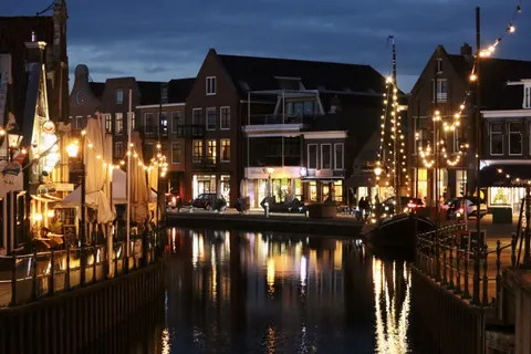 Amsterdam Canals 4K Wallpaper · city · 3840×2560
