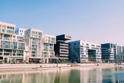 Amsterdam Canals 4K Wallpaper · city · 3840×2560