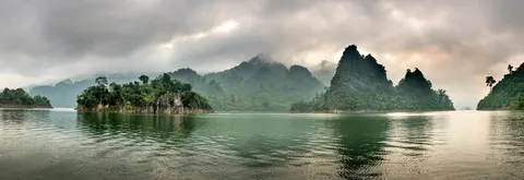 薄雾山湖 4K壁纸 · nature · 3840×1324