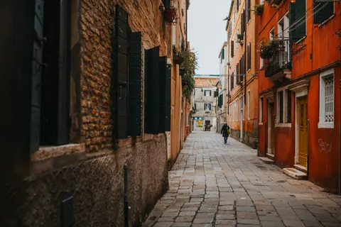 Old Town Street 4K Wallpaper · architecture · 3840×2560