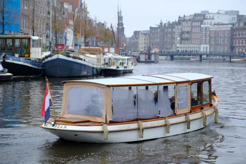 Amsterdam Canals 4K Wallpaper · city · 3840×2560