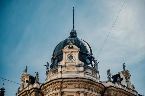 Prague Rooftops 4K Wallpaper · city · 3840×2555