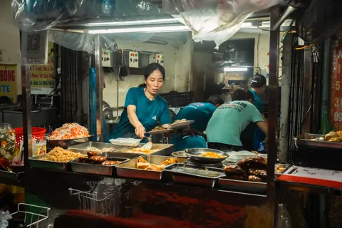 Night Market 4K Wallpaper · city · 3840×2560