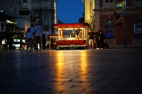 Night Market 4K Wallpaper · city · 3840×2560