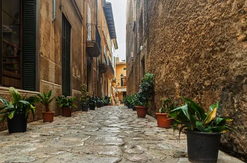 Old Town Street 4K Wallpaper · architecture · 3840×2541