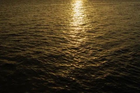 Sakin Deniz 4K Duvar Kağıdı · ocean · 3840×2560