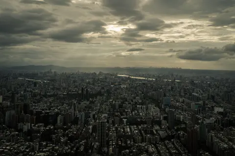 Tokyo by Day 4K Wallpaper · city · 3840×2560