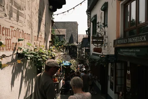 Fond d'écran Rue de la vieille ville 4K · architecture · 3840×2560