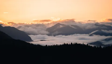 Misty Mountain Lake 4K Wallpaper · nature · 3840×2194