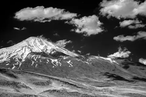 Karlı Volkan 4K Duvar Kağıdı · mountains · 3840×2560