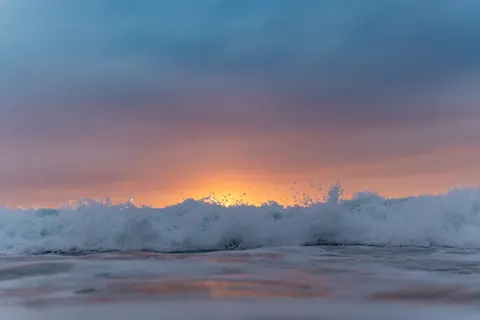 海浪泡沫 4K桌布 · ocean · 3840×2560