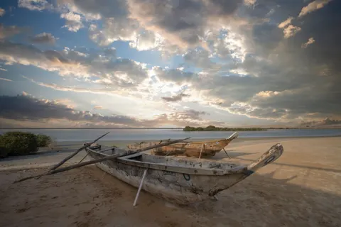 والپیپر قایق در دریا با کیفیت 4K · ocean · 3840×2560