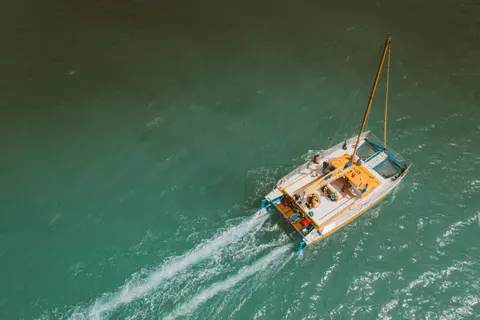 海上船隻 4K桌布 · ocean · 3840×2558