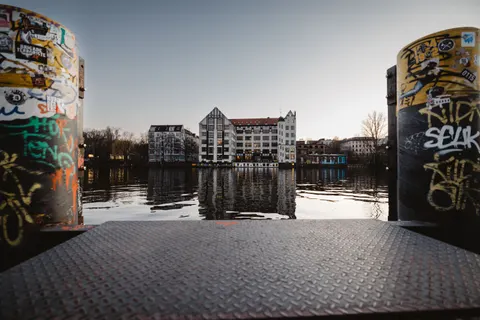 Amsterdam Canals 4K Wallpaper · city · 3840×2560