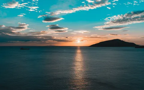 静かな海 4K壁紙 · ocean · 3840×2400
