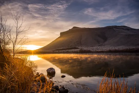 Misty Mountain Lake 4K Wallpaper · nature · 3840×2555