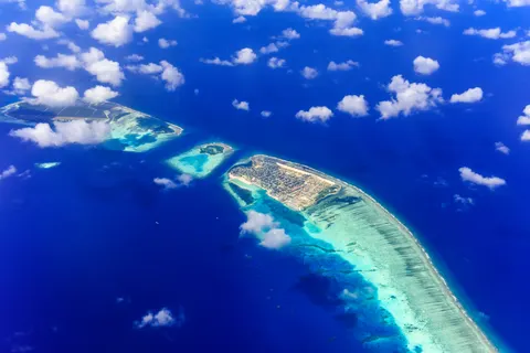 海岛泻湖 4K壁纸 · ocean · 3840×2563