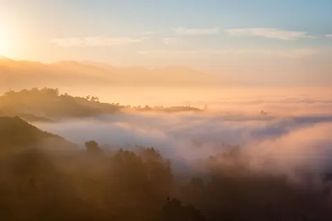 Misty Mountain Lake 4K Wallpaper · nature · 3840×2560