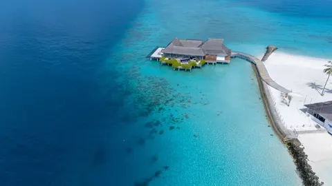 海岛泻湖 4K壁纸 · ocean · 3840×2160