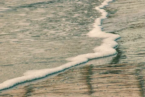 Fondo de pantalla Espuma de Mar 4K · ocean · 3840×2560