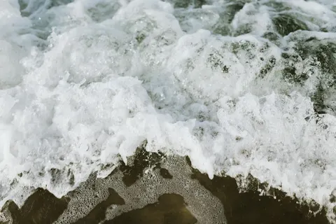समुद्री झाग 4K वॉलपेपर · ocean · 3840×2560