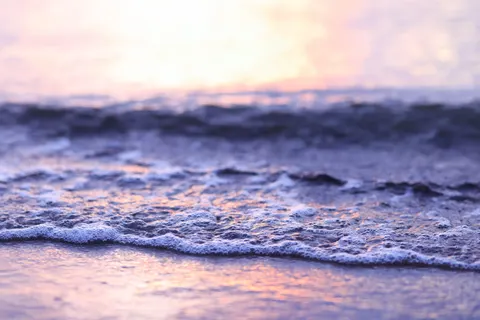 海浪泡沫 4K桌布 · ocean · 3840×2561