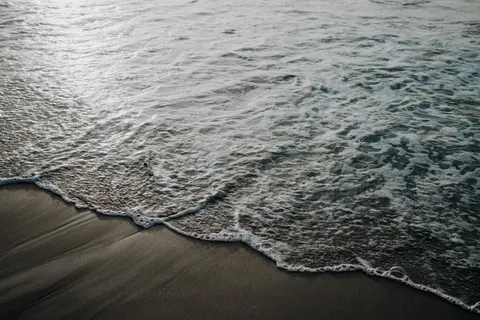 समुद्री झाग 4K वॉलपेपर · ocean · 3840×2560