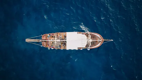 والپیپر قایق در دریا با کیفیت 4K · ocean · 3840×2160