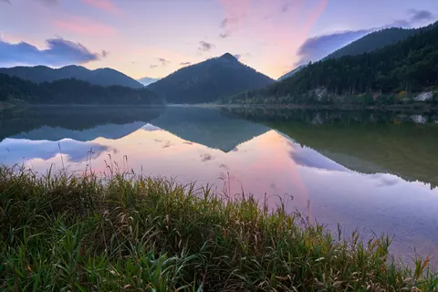 Misty Mountain Lake 4K Wallpaper · nature · 3840×2560