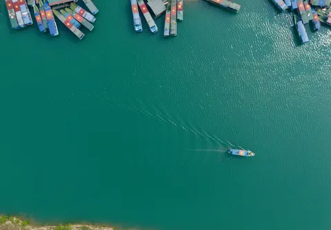 والپیپر قایق در دریا با کیفیت 4K · ocean · 3840×2673