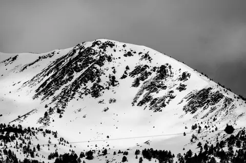 والپیپر قله برفی کوه با کیفیت 4K · mountains · 3840×2555
