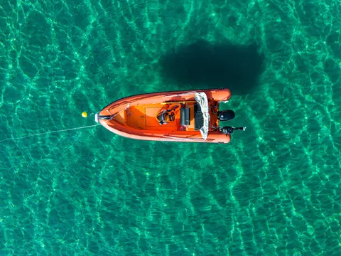 والپیپر قایق در دریا با کیفیت 4K · ocean · 3840×2880
