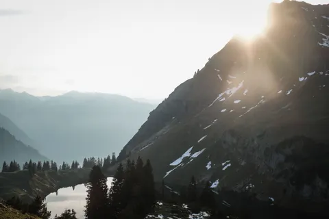 안개 낀 산호수 4K 배경화면 · nature · 3840×2560